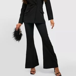 12 - Boohoo | FIT & FLARE TAILORED TROUSERS